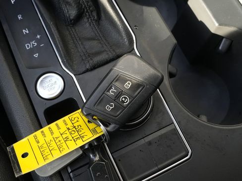 Used 2018 Volkswagen Atlas SE image 65