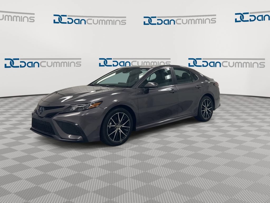 Used 2022 Toyota Camry SE FWD image 4