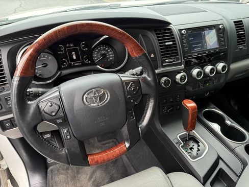 Used 2020 Toyota Sequoia Platinum AWD/4WD image 14