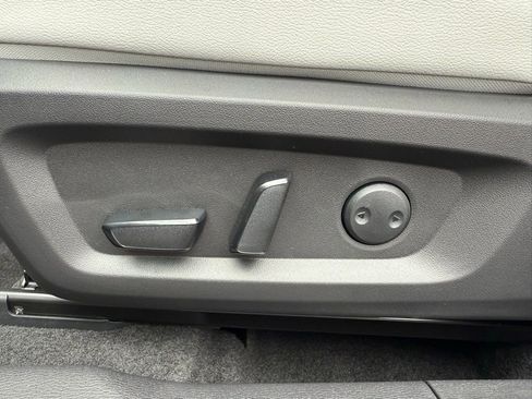 New 2025 Mitsubishi Outlander SEL image 22