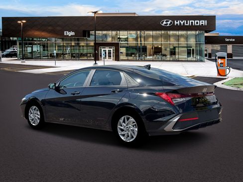 Certified 2026 Hyundai Elantra Hybrid FWD image 4