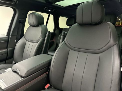 Certified 2025 Land Rover Range Rover SE AWD/4WD image 22