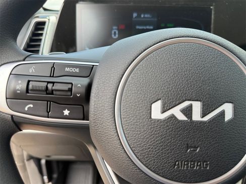 New 2025 Kia Sportage LX image 25