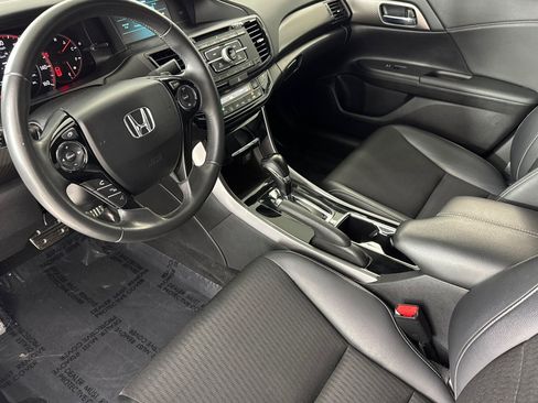 Used 2017 Honda Accord Sport image 4