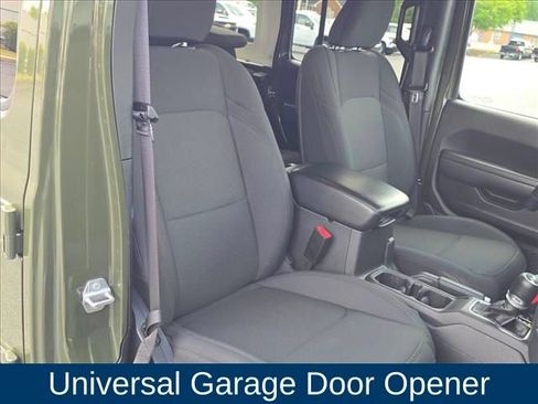 Used 2022 Jeep Wrangler Unlimited Sport AWD/4WD image 16