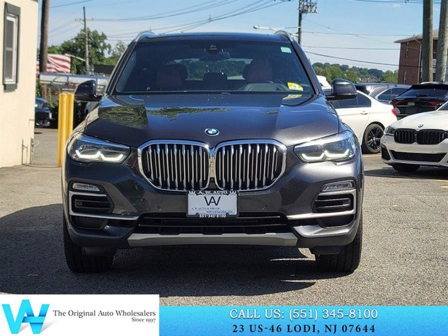 Used 2021 BMW X5 xDrive40i w/ Premium Package 2 AWD/4WD image 2