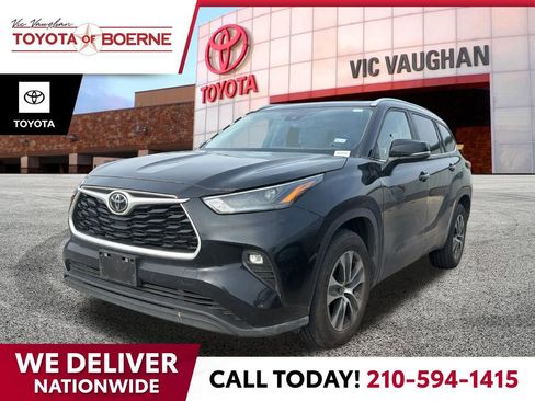 Used 2023 Toyota Highlander XLE FWD image 1