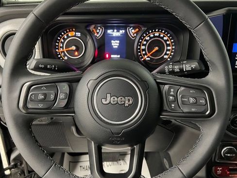Used 2025 Jeep Wrangler Unlimited Sport AWD/4WD image 23