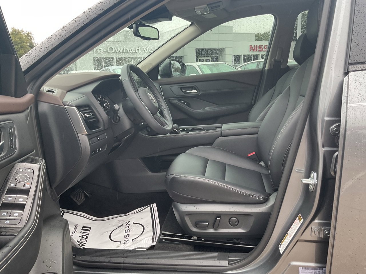 Used 2023 Nissan Rogue SL w/ SL Premium Package FWD image 8