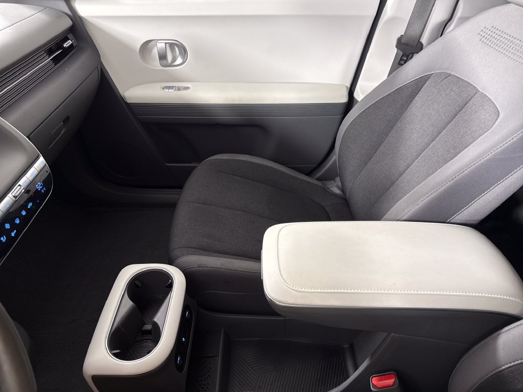 Certified 2024 Hyundai Ioniq 5 SEL RWD image 24