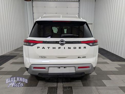 Used 2023 Nissan Pathfinder SL w/ Black Appearance Package AWD/4WD image 3