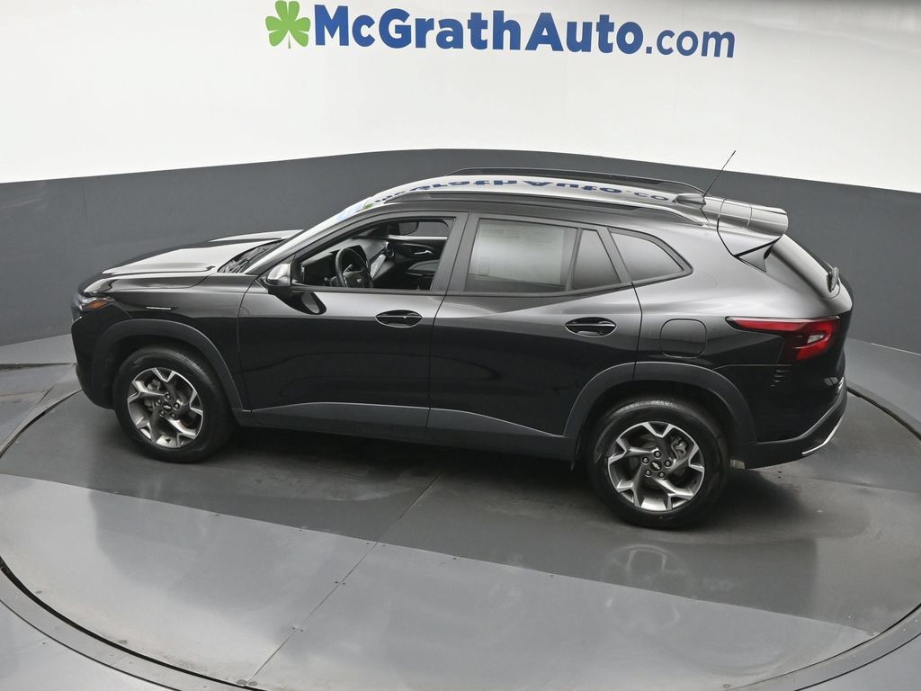 Used 2025 Chevrolet Trax LT w/ Driver Confidence Package FWD image 24