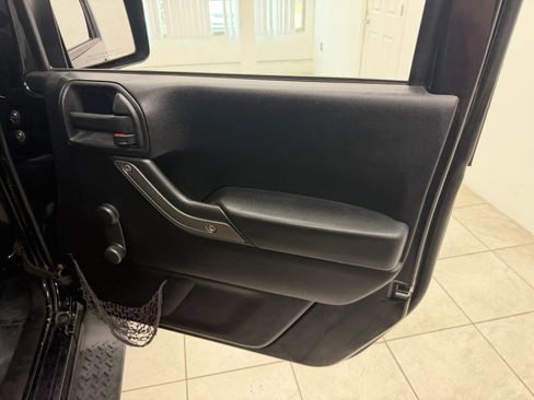 Used 2013 Jeep Wrangler Sport AWD/4WD image 17