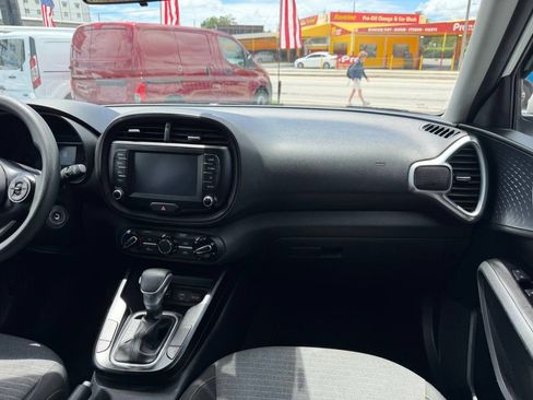 Used 2021 Kia Soul S image 12