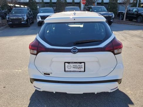 Certified 2025 Nissan Kicks Play S image 5