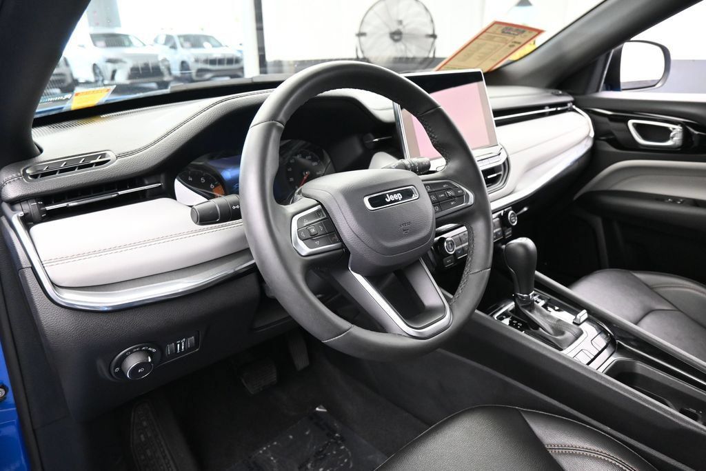 Used 2024 Jeep Compass Limited AWD/4WD image 10