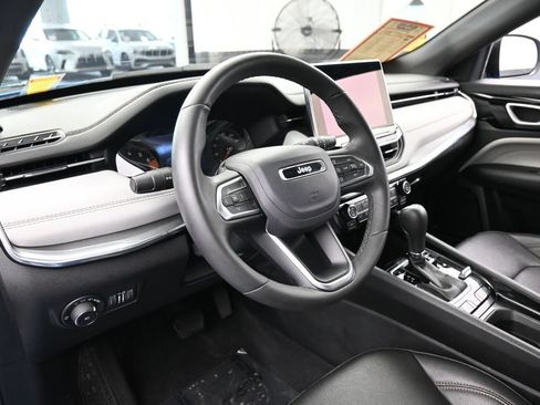 Used 2024 Jeep Compass Limited AWD/4WD image 10