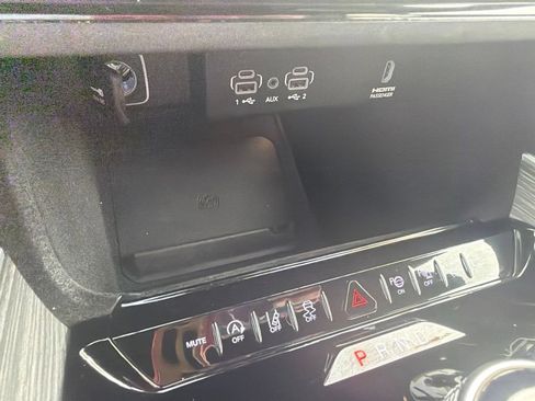 Used 2022 Jeep Wagoneer Series III w/ Premium Group I RWD image 34