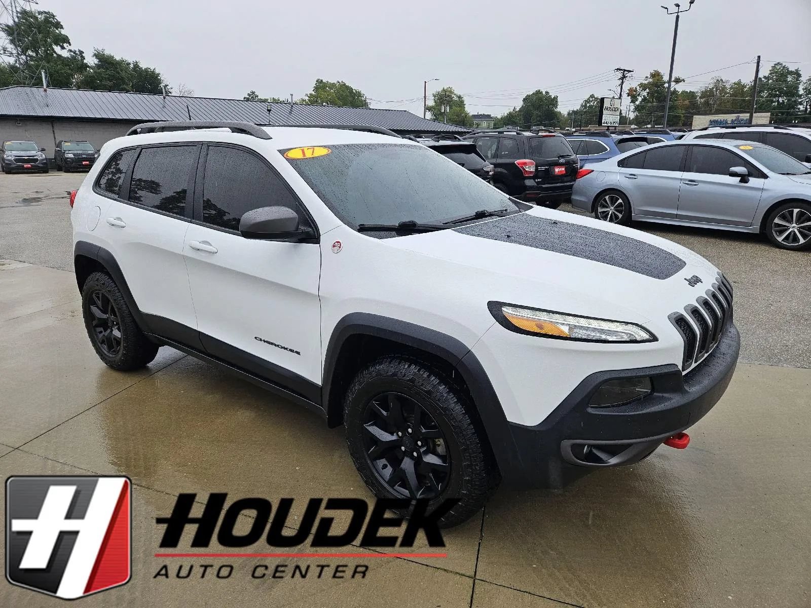 Used 2017 Jeep Cherokee Trailhawk w/ Trailer Tow Group AWD/4WD image 1