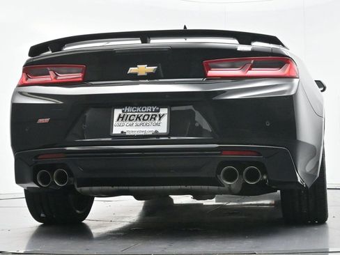 Used 2018 Chevrolet Camaro SS RWD image 52