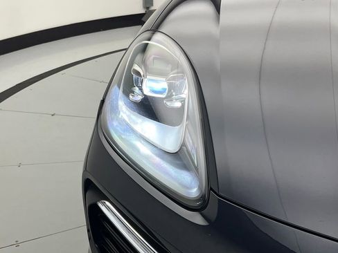 Used 2021 Porsche Cayenne image 41
