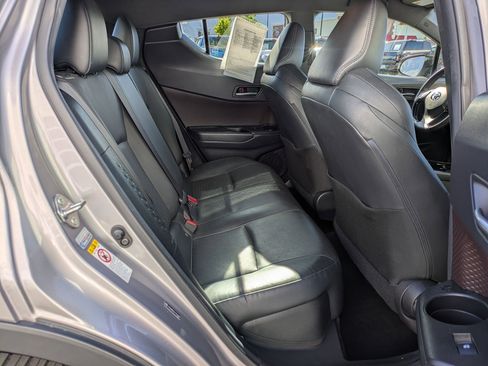 Used 2019 Toyota C-HR Limited FWD image 31