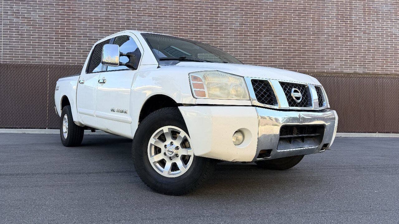 Used 2005 Nissan Titan SE AWD/4WD image 2