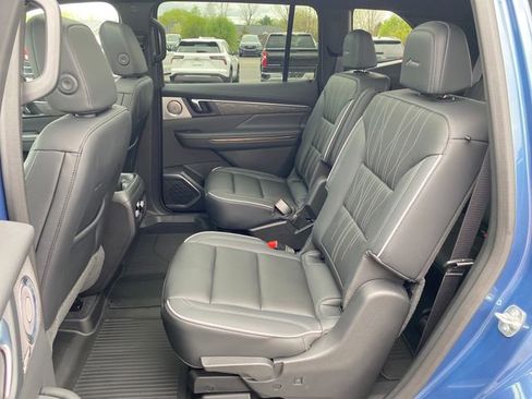 Certified 2025 Buick Enclave Avenir w/ LPO, Floor Liner Package FWD image 18