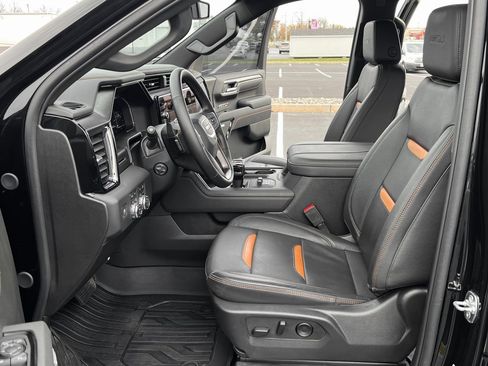 Used 2025 GMC Sierra 1500 AT4 w/ AT4 Preferred Package image 3