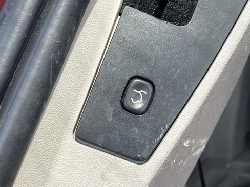 Used 2012 Chrysler Town & Country Touring w/ Entertainment Group #1 FWD image 22