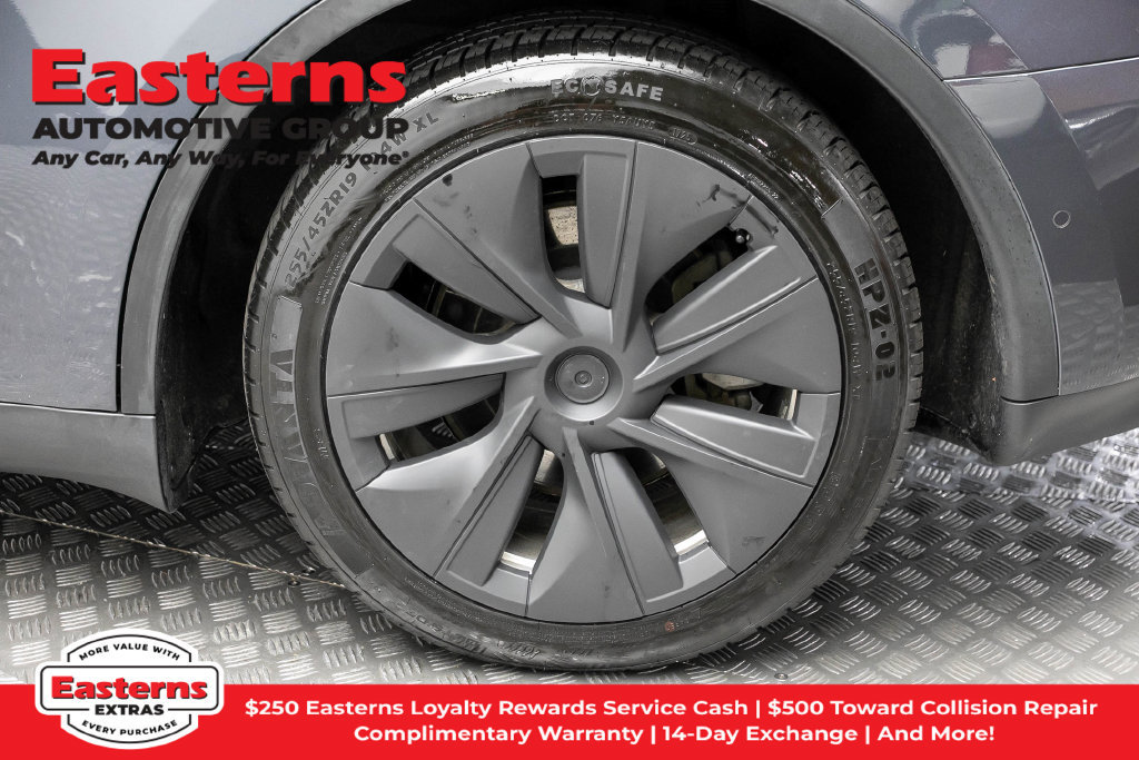 Used 2022 Tesla Model Y Long Range AWD/4WD image 9