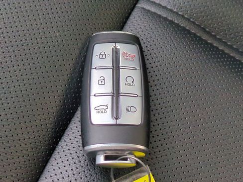 Used 2023 Genesis G70 2.0T image 28