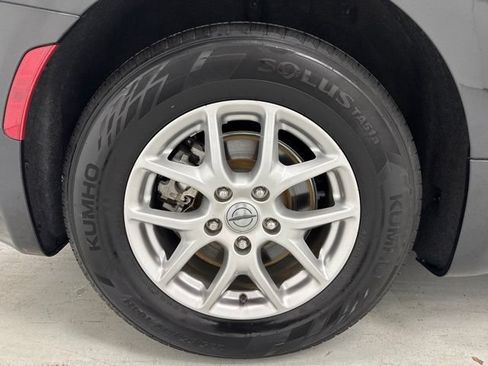 Used 2024 Chrysler Pacifica Touring-L FWD image 34