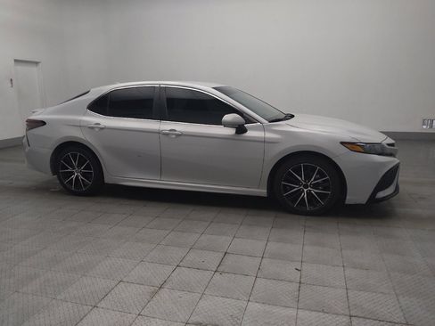 Used 2023 Toyota Camry SE image 11