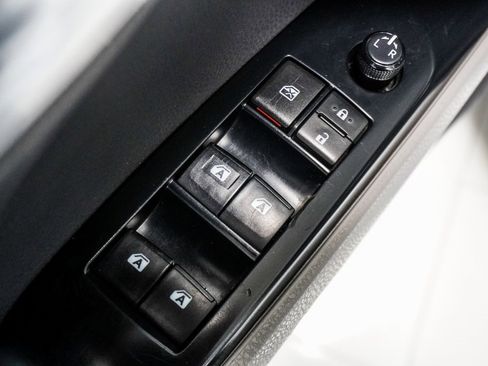 Used 2020 Toyota Camry SE image 22