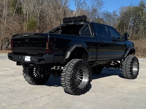 Used 2021 Ford F250 Lariat image 3