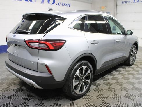 Used 2024 Ford Escape Platinum image 4