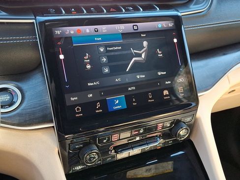 Used 2023 Jeep Grand Cherokee L Limited image 18