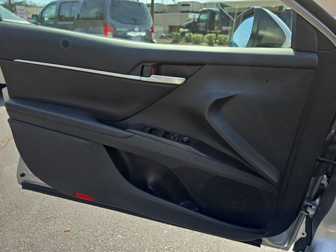 Used 2024 Toyota Camry SE image 29
