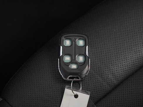 Used 2023 GMC Acadia SLT FWD image 28