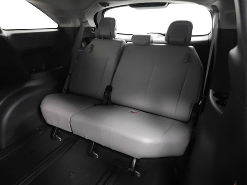Certified 2025 Toyota Sienna XLE w/ XLE Plus Package AWD/4WD image 6