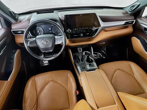 Certified 2020 Toyota Highlander Platinum AWD/4WD image 20