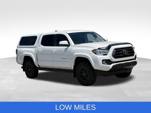Used 2021 Toyota Tacoma SR5 AWD/4WD image 11