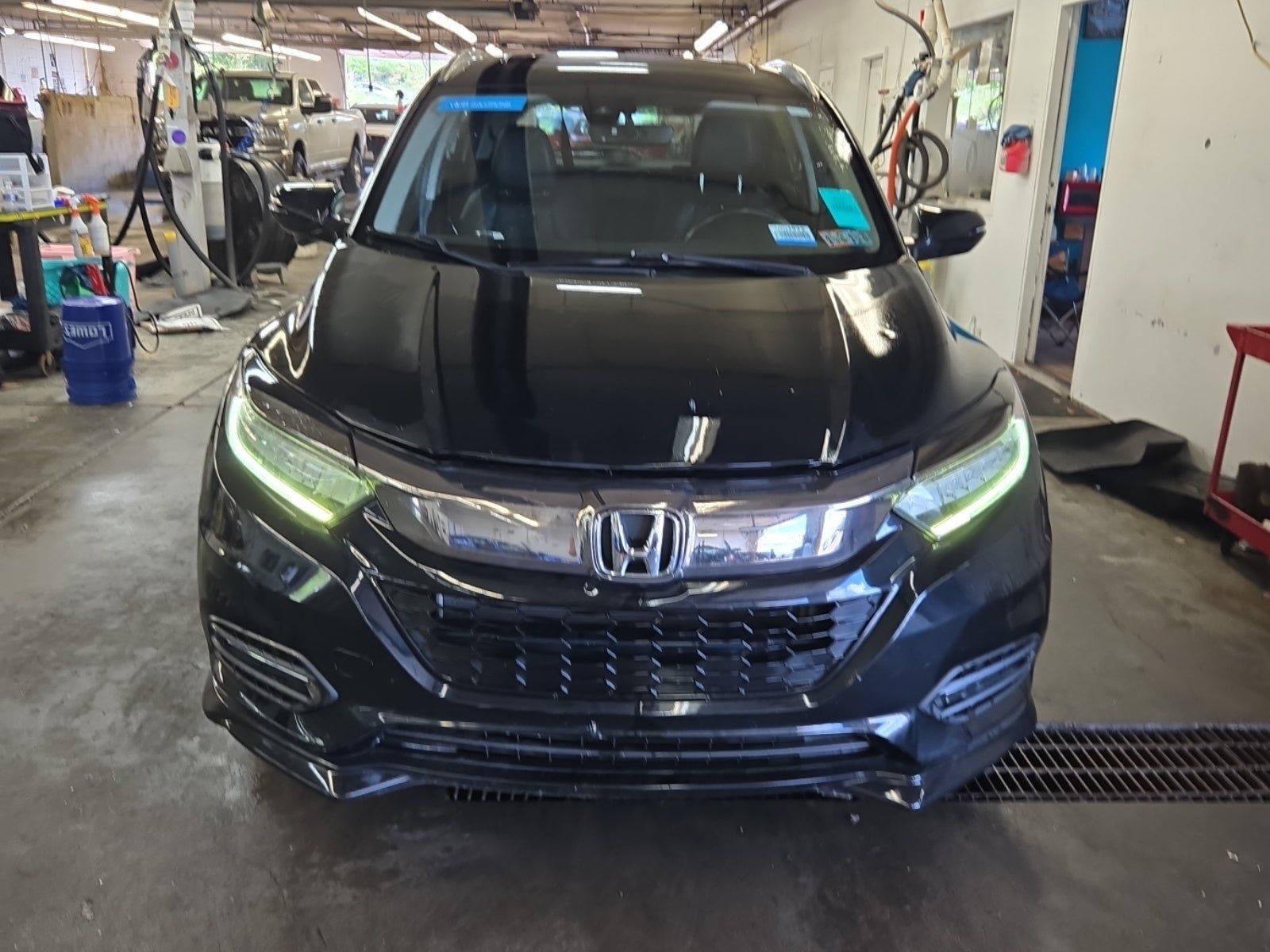Used 2020 Honda HR-V Touring image 2