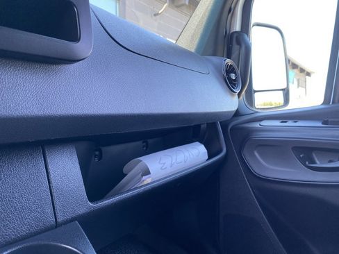 Used 2021 Mercedes-Benz Sprinter 4500 image 21