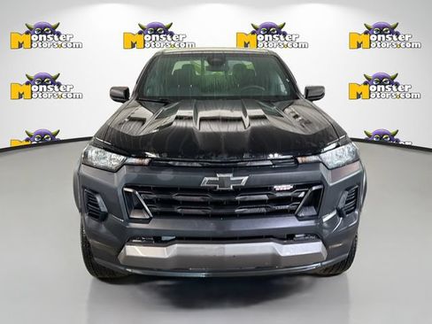 Used 2023 Chevrolet Colorado Trail Boss w/ Advanced Trailering Package AWD/4WD image 2