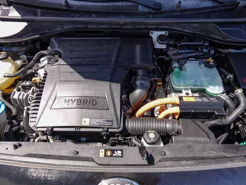 Certified 2017 Kia Niro FWD image 26