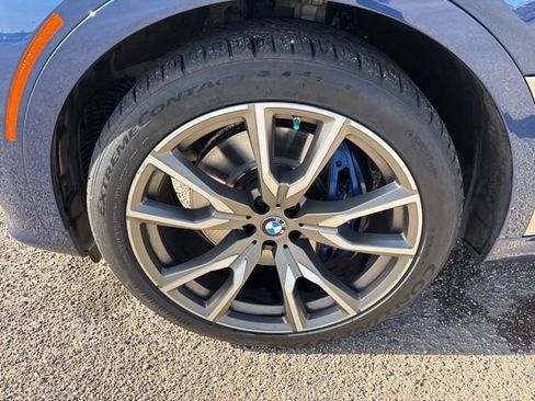 Used 2022 BMW X7 M50i image 27