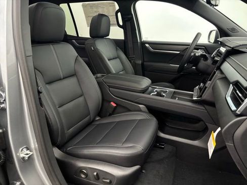 New 2026 GMC Acadia Elevation w/ Elevation Premium Package AWD/4WD image 38