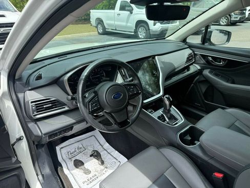 Used 2025 Subaru Outback Onyx Edition AWD/4WD image 3